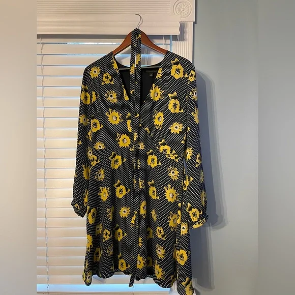 banana republic silk polka dot dress Banana Republic Polka Dot Flower Dress